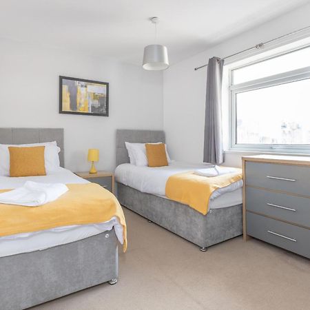 Opp B'Ham - Freshly Refurbished Walls And Carpets! Big Savings Booking 7 Days Or More! Apartment Marston Green Exterior photo